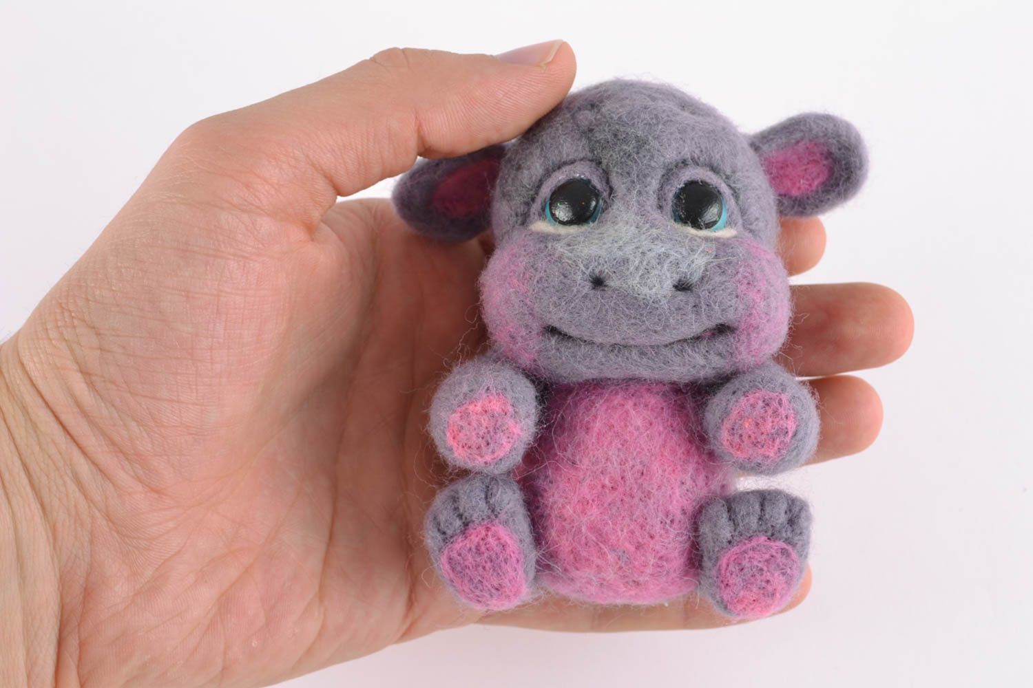 Petit jouet en laine feutrée hippopotame fait main original pour enfant déco photo 2