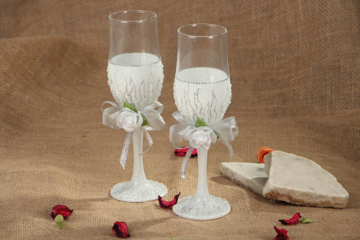 Wedding champagne glasses White Roses photo 5