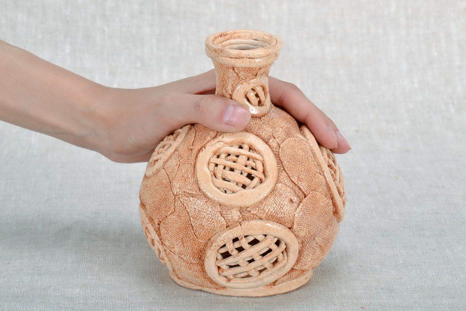 Grand vase en céramique modelé à la main photo 5