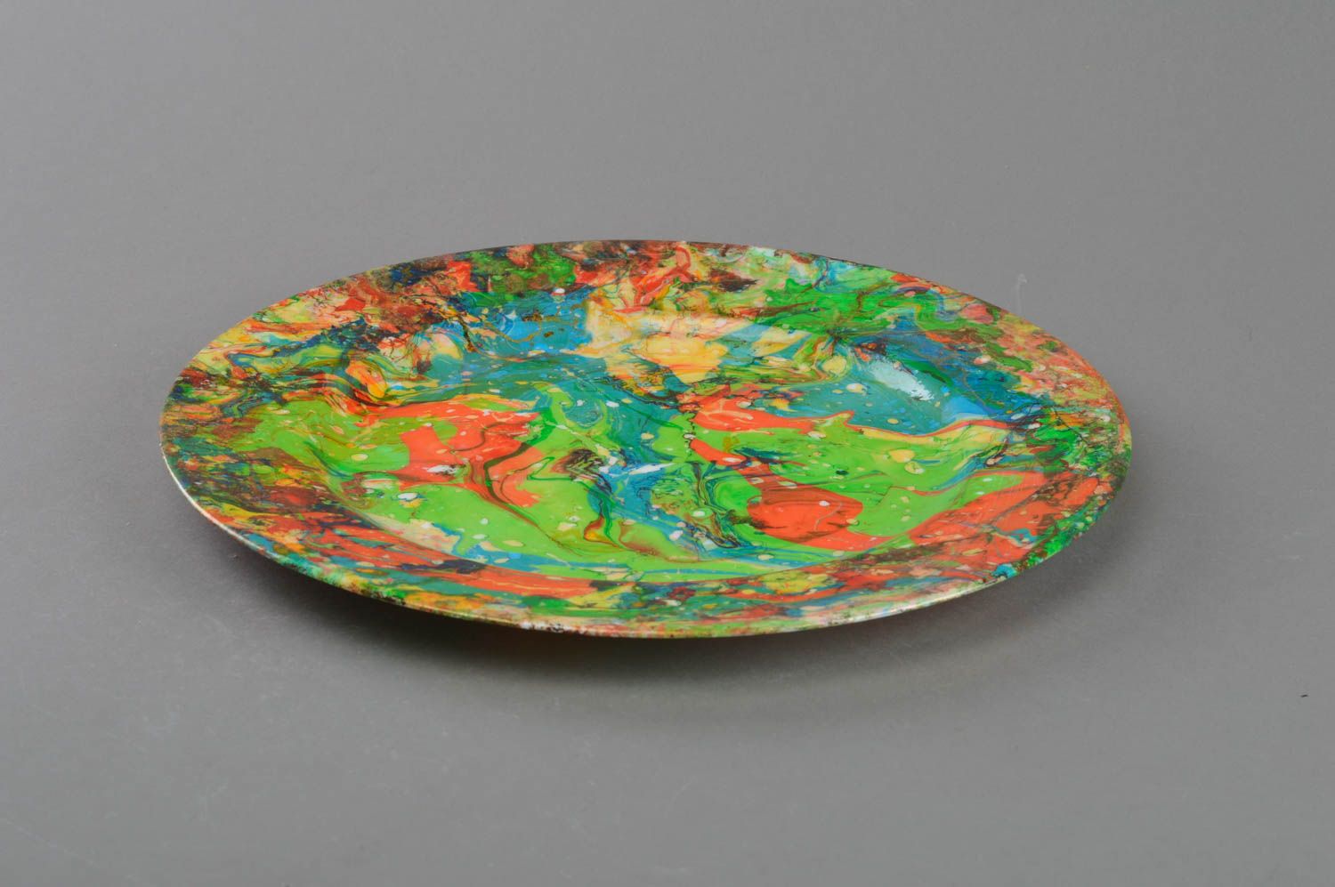 Assiette en verre décorative faite main technique de marbrage multicolore photo 2