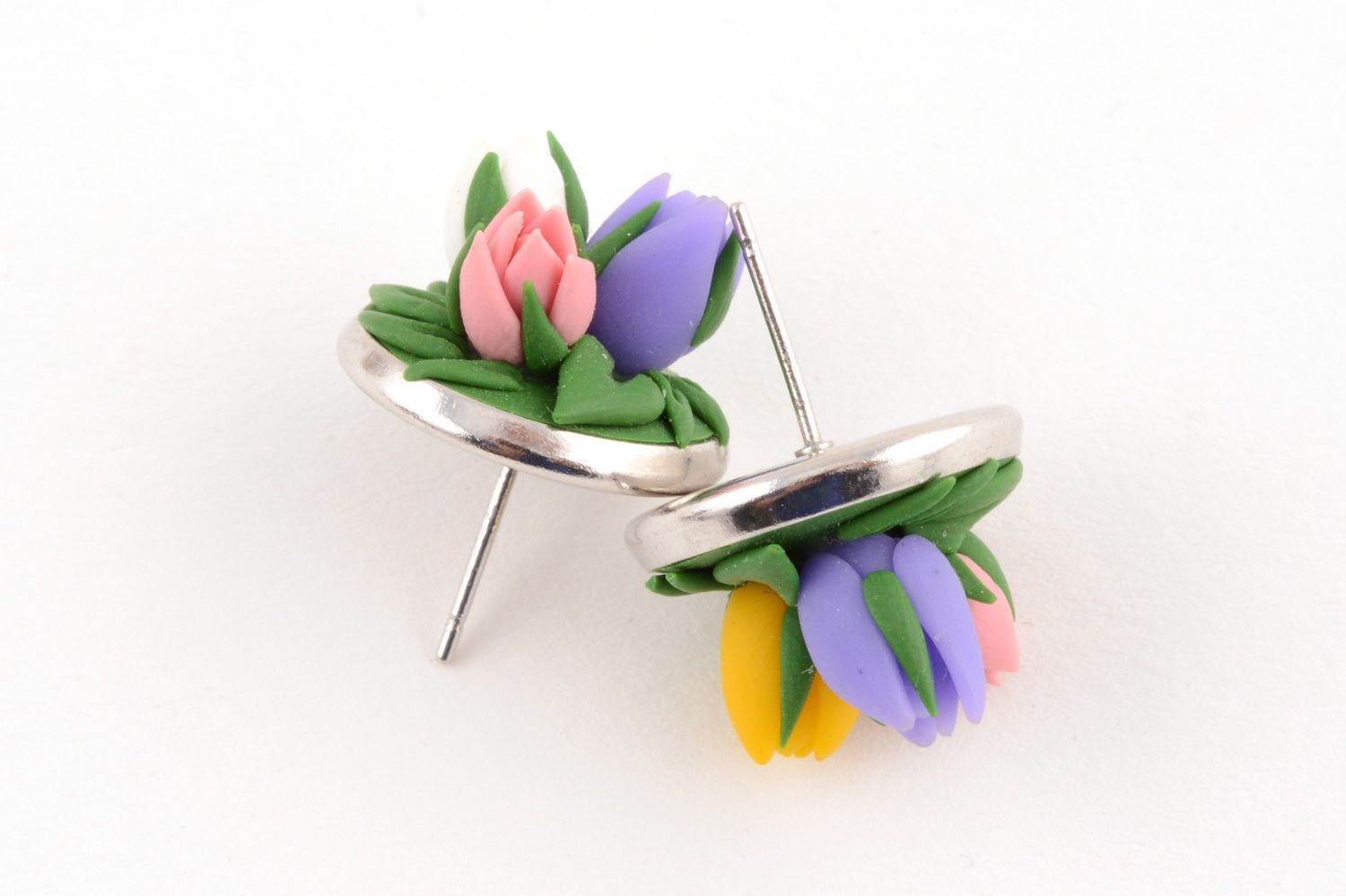 Round handmade festive earrings created of polymer clay in shape of tulips photo 3