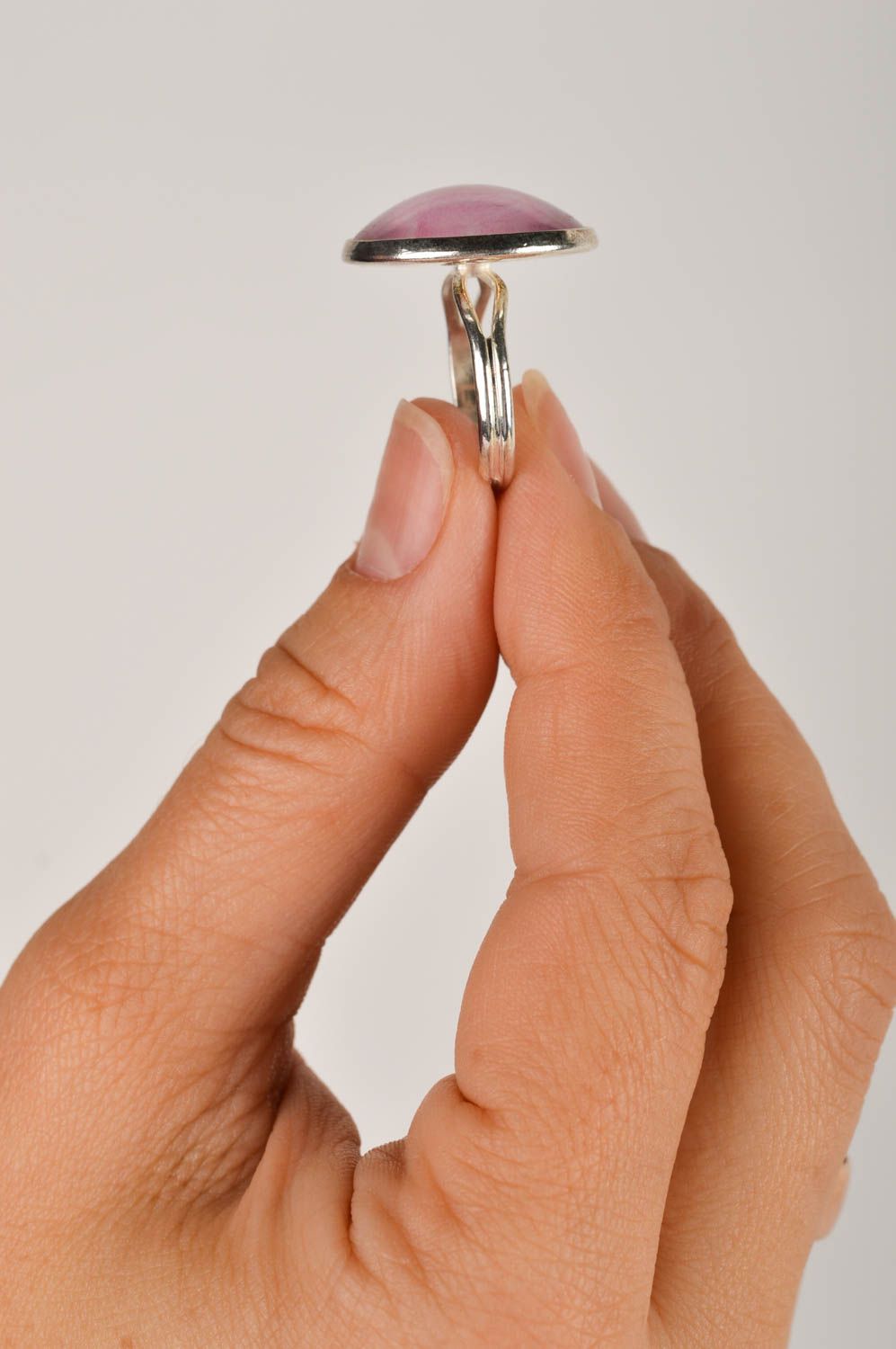 Кольцо из металла ручной работы женское кольцо металлическое украшение Розовое фото 4