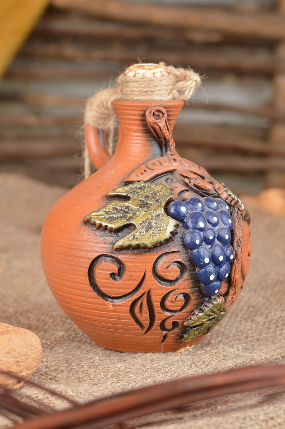 12 oz ball shape ceramic wine decanter pitcher with molded grapes' pattern 0,8 lb photo 1