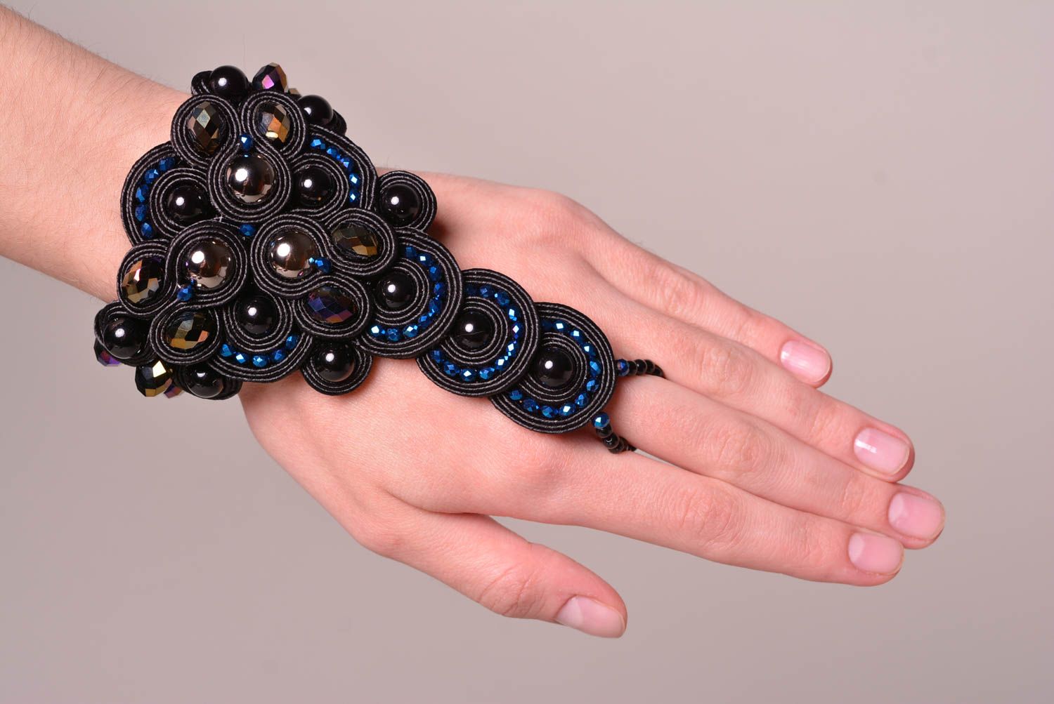 Bracelet textile Bijou fait main noir soutache cristal Accessoire original photo 1