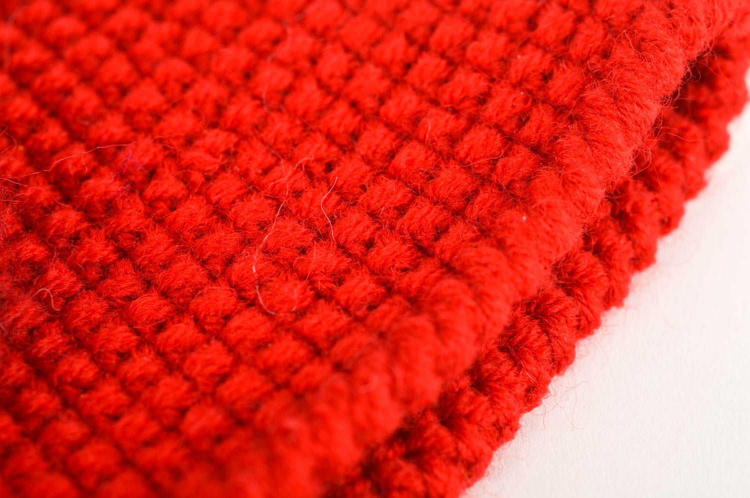 Bonnet rouge tricoté au crochet Bonnet fait main d'hiver Vêtement femme photo 4