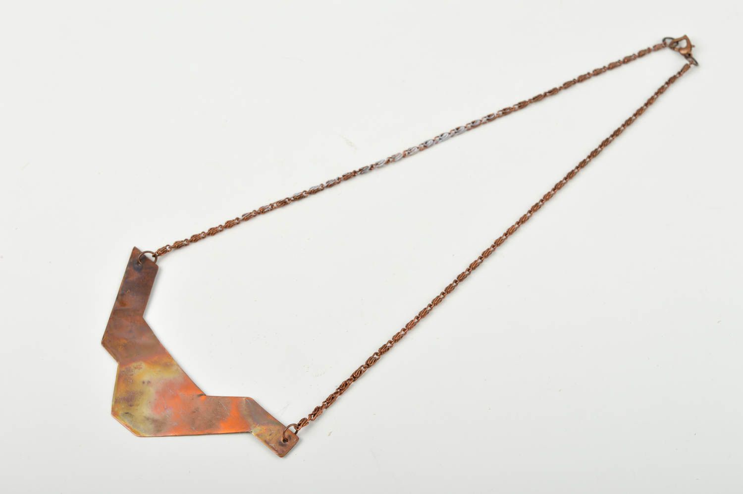 Pendentif en métal Bijou fait main en cuivre sur chaîne Accessoire femme photo 3