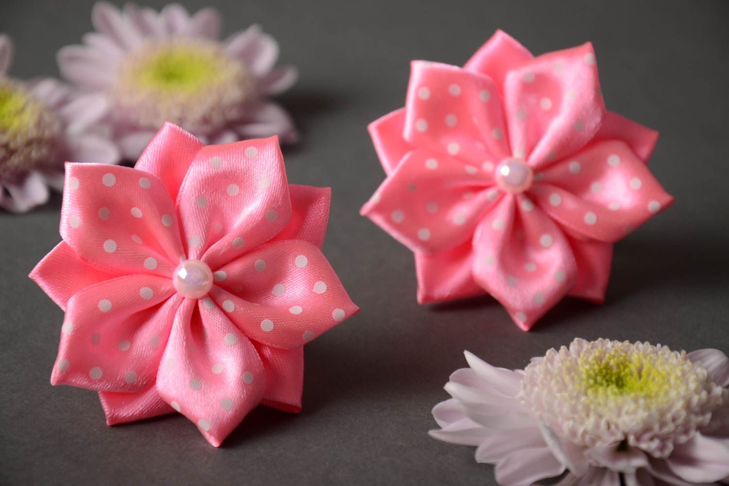 Set of 2 homemade decorative hair ties with pink kanzashi flowers for girls photo 1
