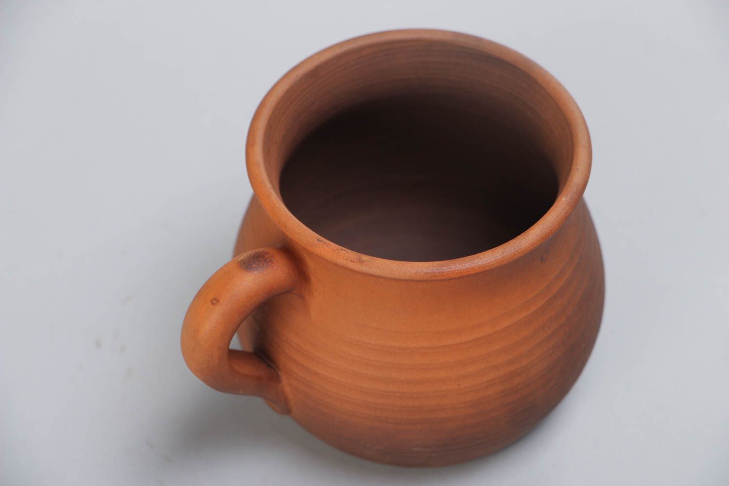 Braune Kaffeetasse aus Ton 120 ml Milchbrennen Technik handmade Öko Geschirr  foto 3