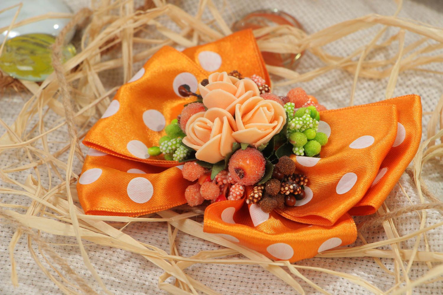 Orange Haarspange Schleife aus Atlasbändern mit Blumen aus Polymer Clay handmade foto 1