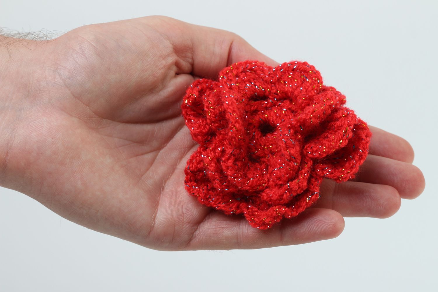 Handmade Schmuck Zubehör rote Blume aus Stoff Accessoire für Frauen gehäkelt foto 5