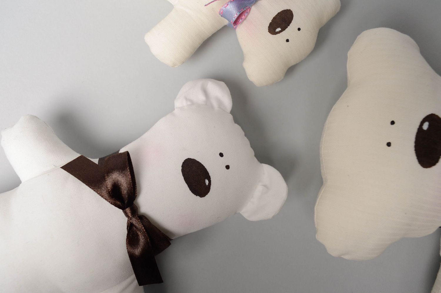 Тканевая мягкая игрушка ручного пошива Белый медведь фото 2