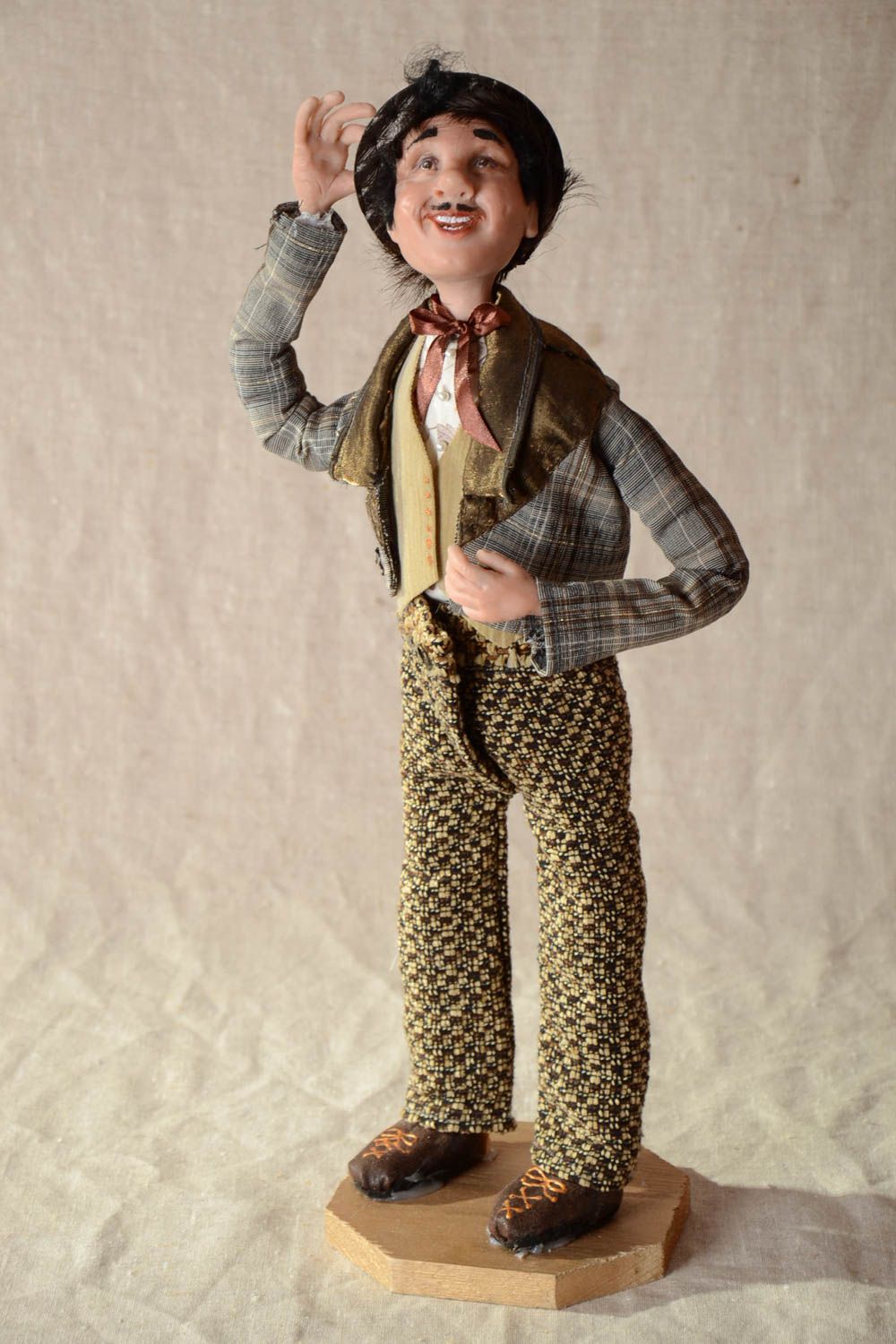Figurine décorative Poupée fait main Gentleman en chapeau melon Déco intérieur photo 1