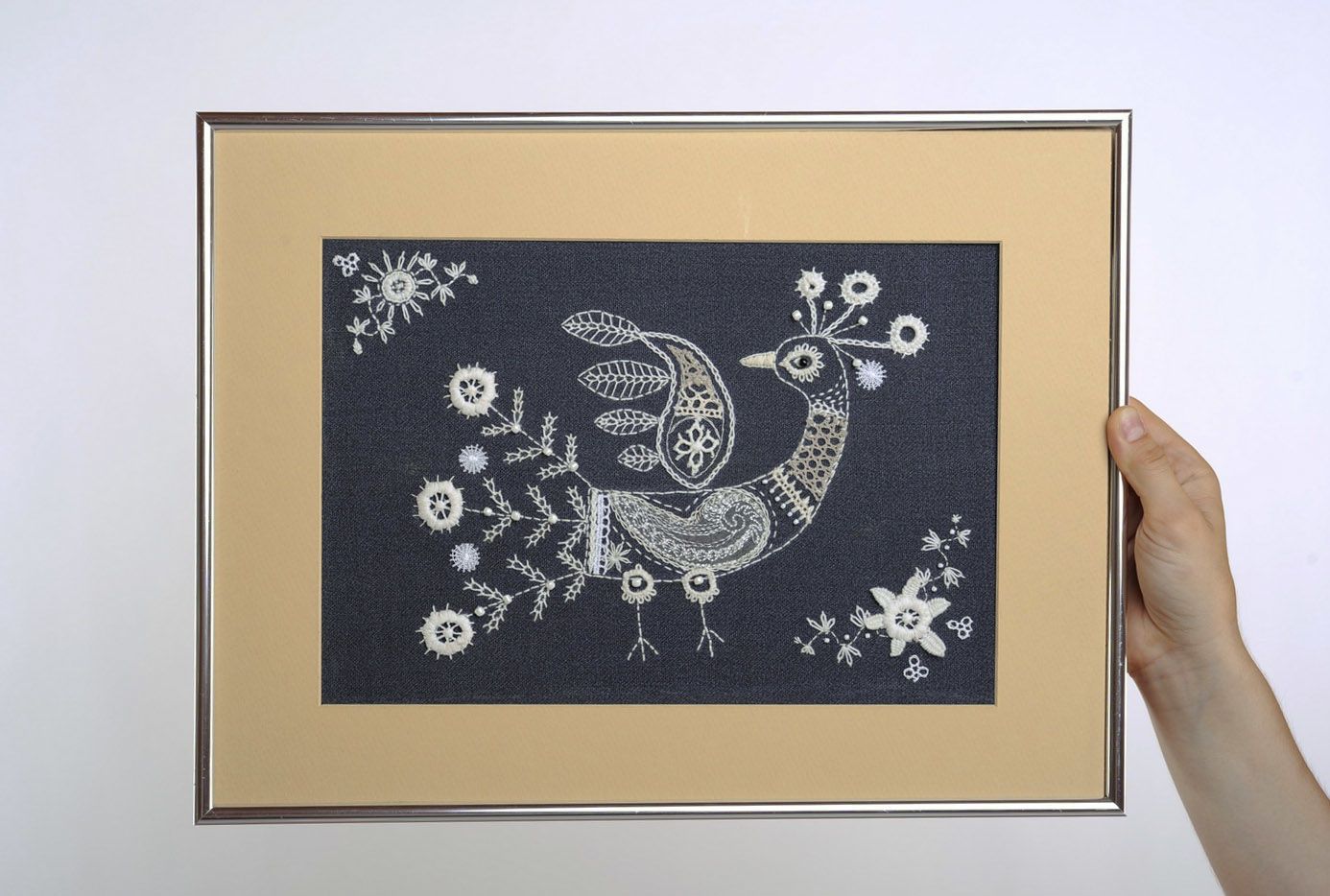 Embroidered picture Bird photo 2