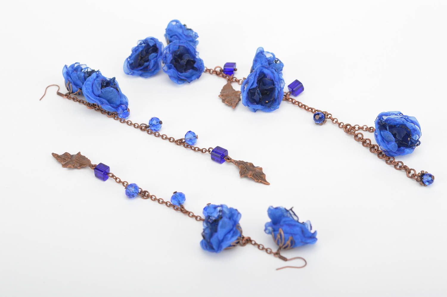 Ohrringe aus Stoff handgemachter Schmuck Damen Armband in Blau elegant zart foto 4