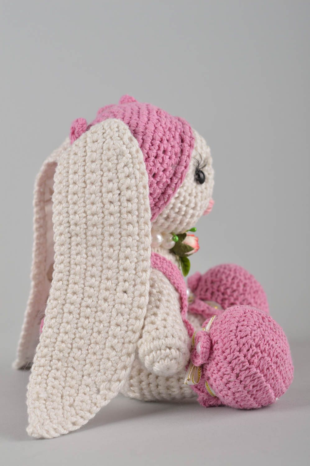Jouet tricoté Peluche faite main lapin blanc en tenue rose Cadeau enfant photo 4