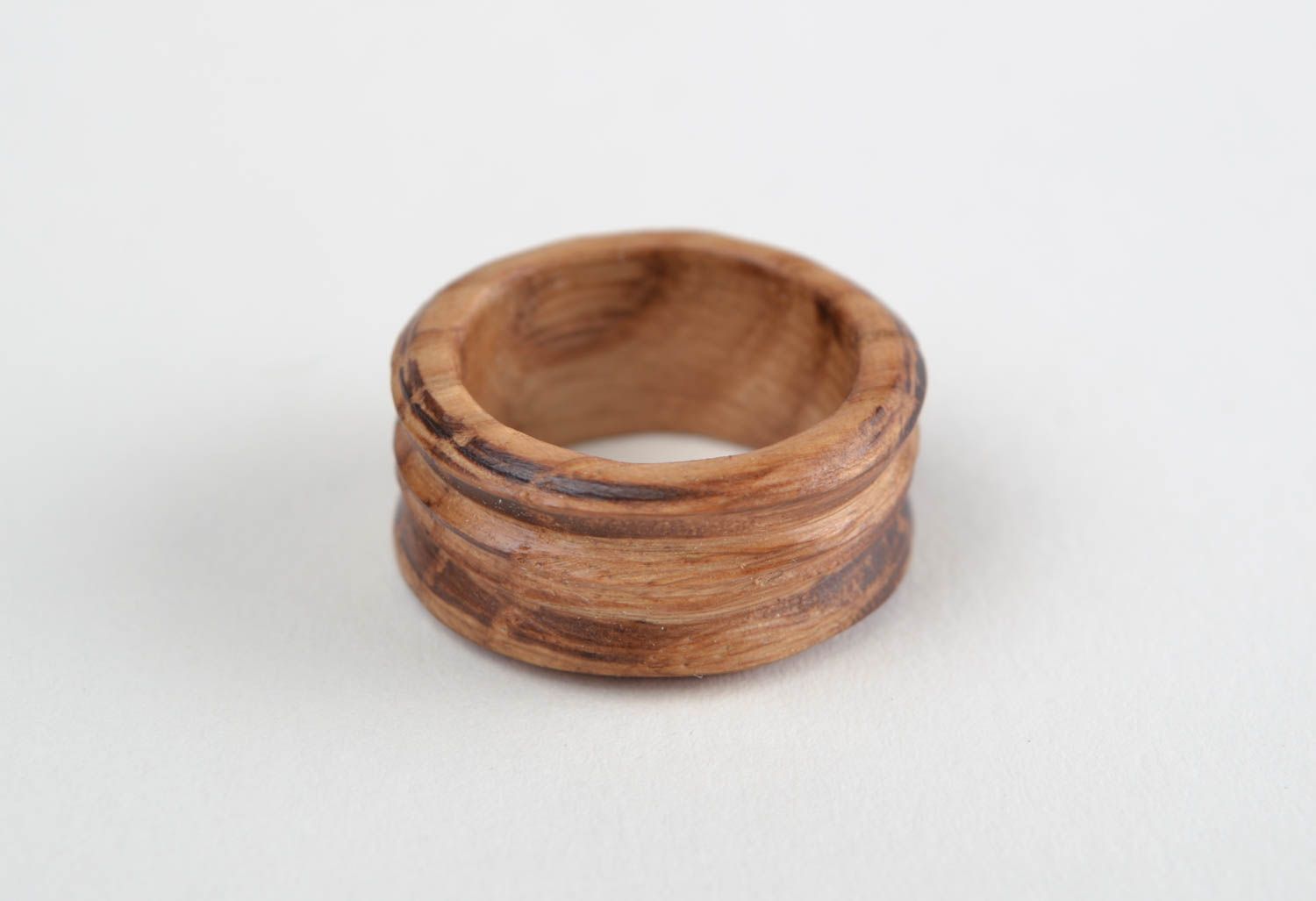 Handmade carved wooden jewelry ring of brown color of laconic design unisex photo 3