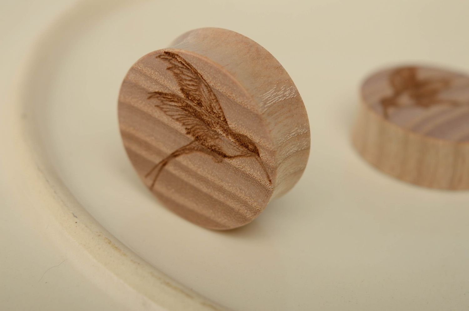 Ash wood ear plugs with engraving Hummingbird photo 2