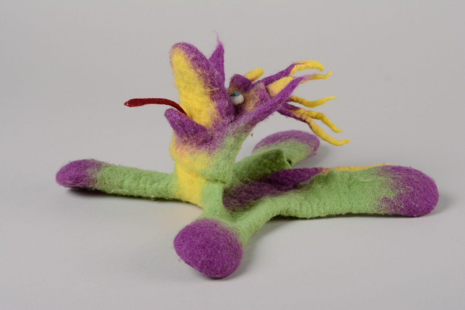 Títere de manopla hecho a mano de lana de fieltro con forma de dragón para niños foto 3