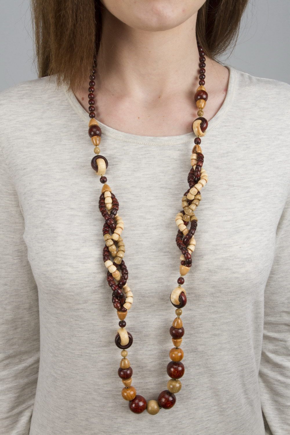 Wooden bead necklace without clasps photo 4