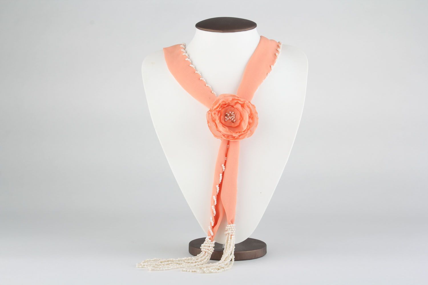 Collier cravate original en ruban de chiffon accessoire design pour femme photo 3