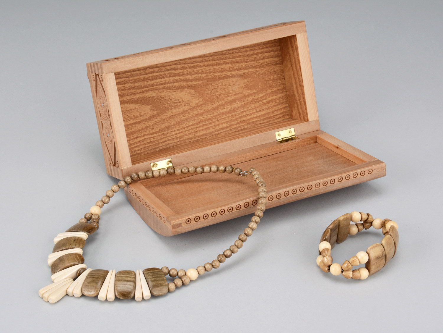 Parure de bijoux en bois collier et bracelet photo 1