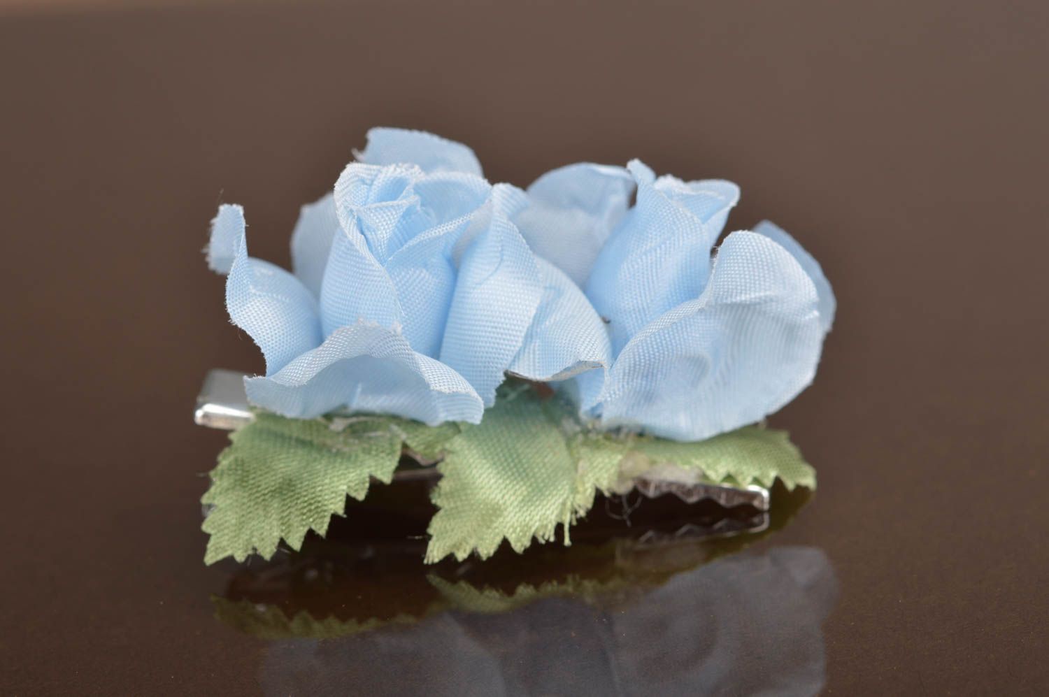 Детская заколка цветок голубая маленькая красивая нежная ручной работы фото 3