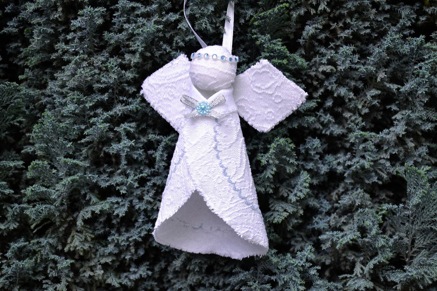 Decorative pendant in the form of an angel photo 1
