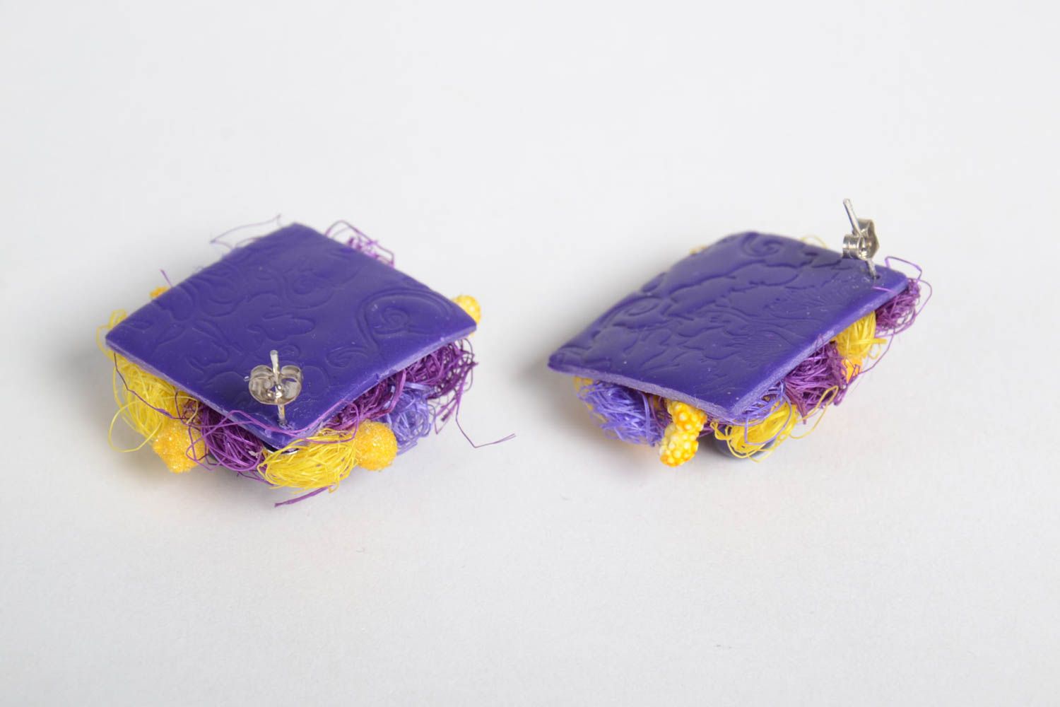 Модные серьги украшение ручной работы серьги с подвесками из пластики фиолетовые фото 3