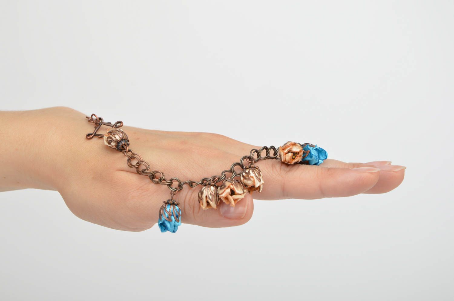 Bracelet fait main Bijou fantaisie chaîne métal fleurs tissu Accessoire femme photo 2