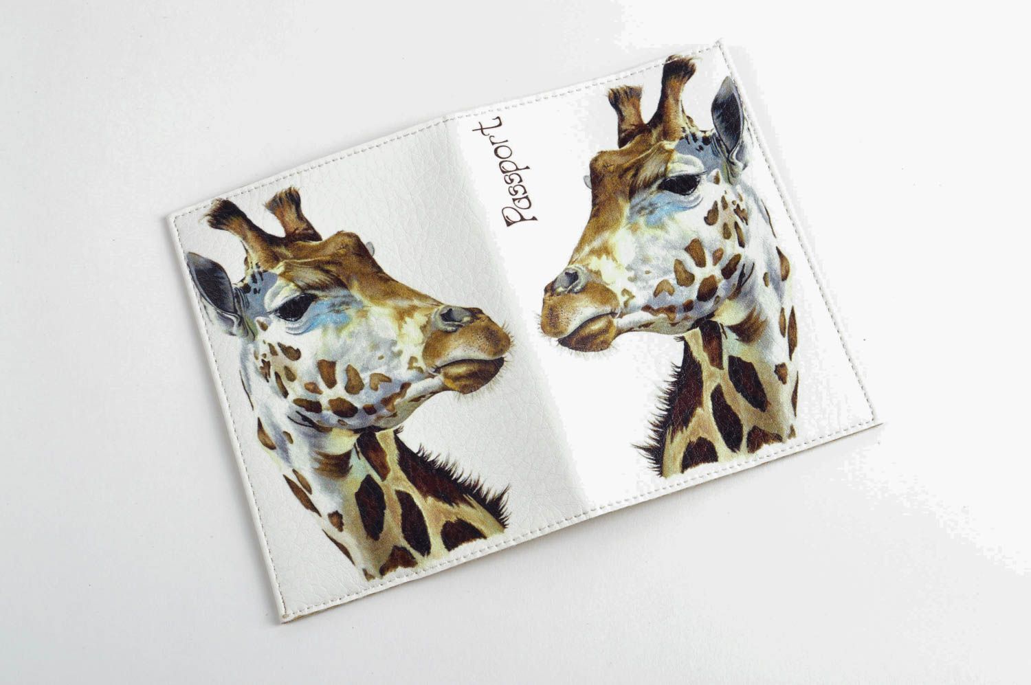 Обложка на паспорт ручной работы с жирафом необычный подарок кожаный аксессуар фото 4