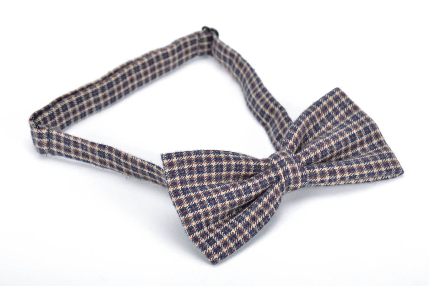 Bow tie with small check pattern photo 2
