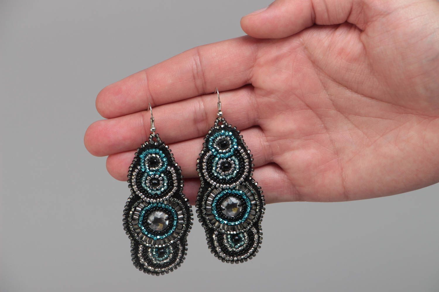 Orecchini di perline fatti a mano rotondi accessorio originale da donna foto 5