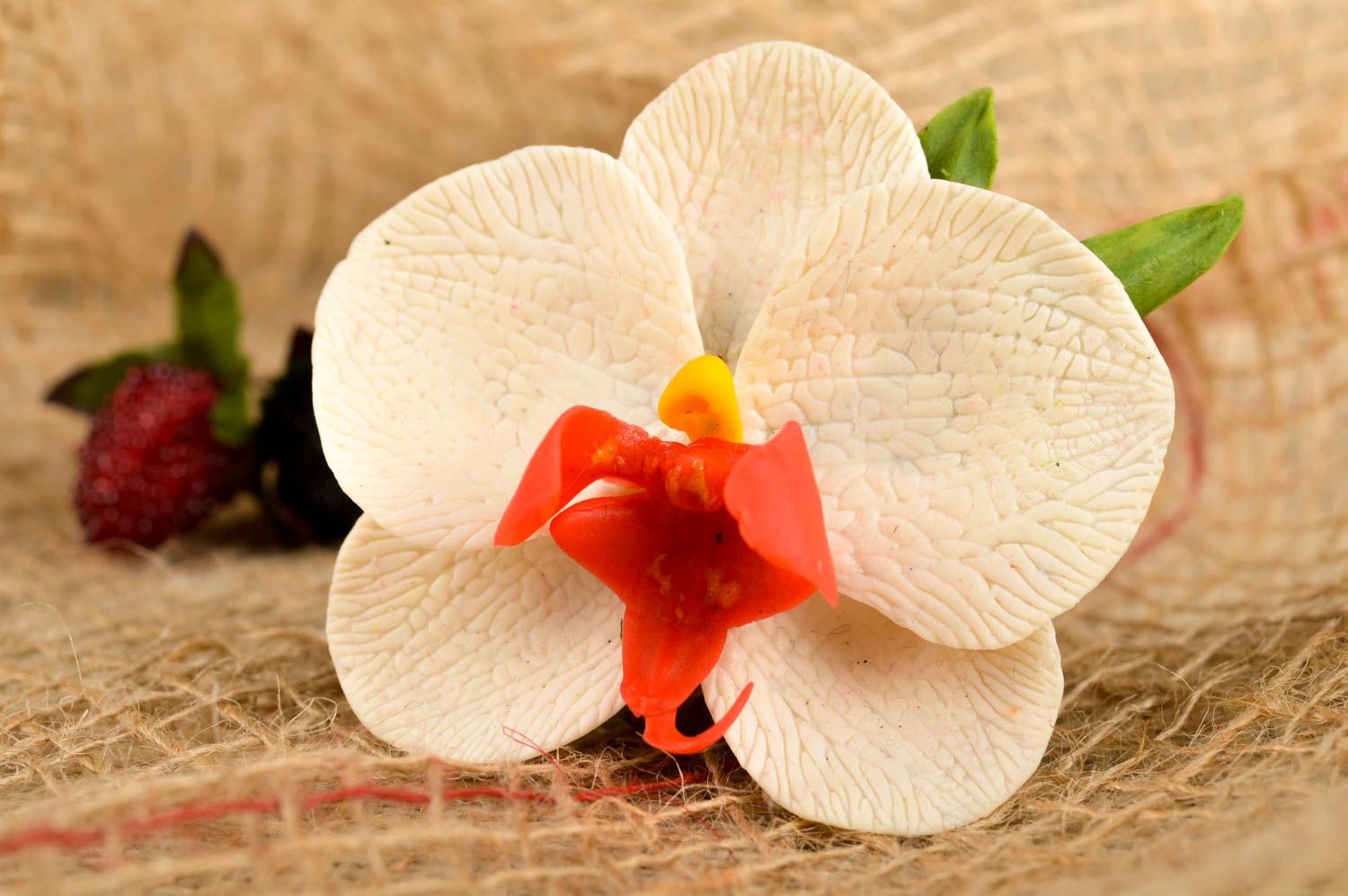 Barrette orchidée faite main Accessoire coiffure original Cadeau pour fille photo 1