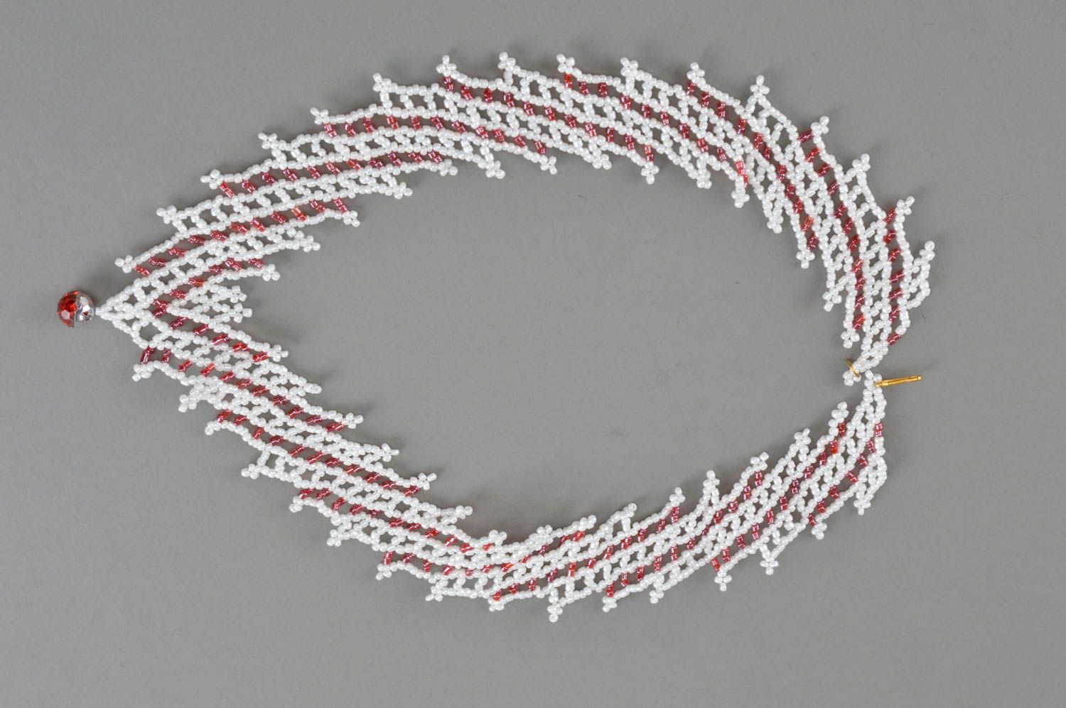Ожерелье из бисера плетеное ручной работы авторское красивое Рубиновый глаз фото 2