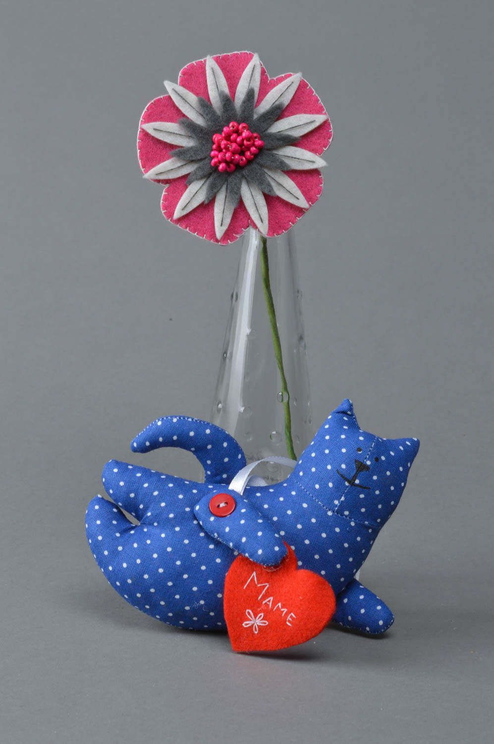 Suspension décorative chat bleu à pois avec cœur rouge faite main cadeau photo 1