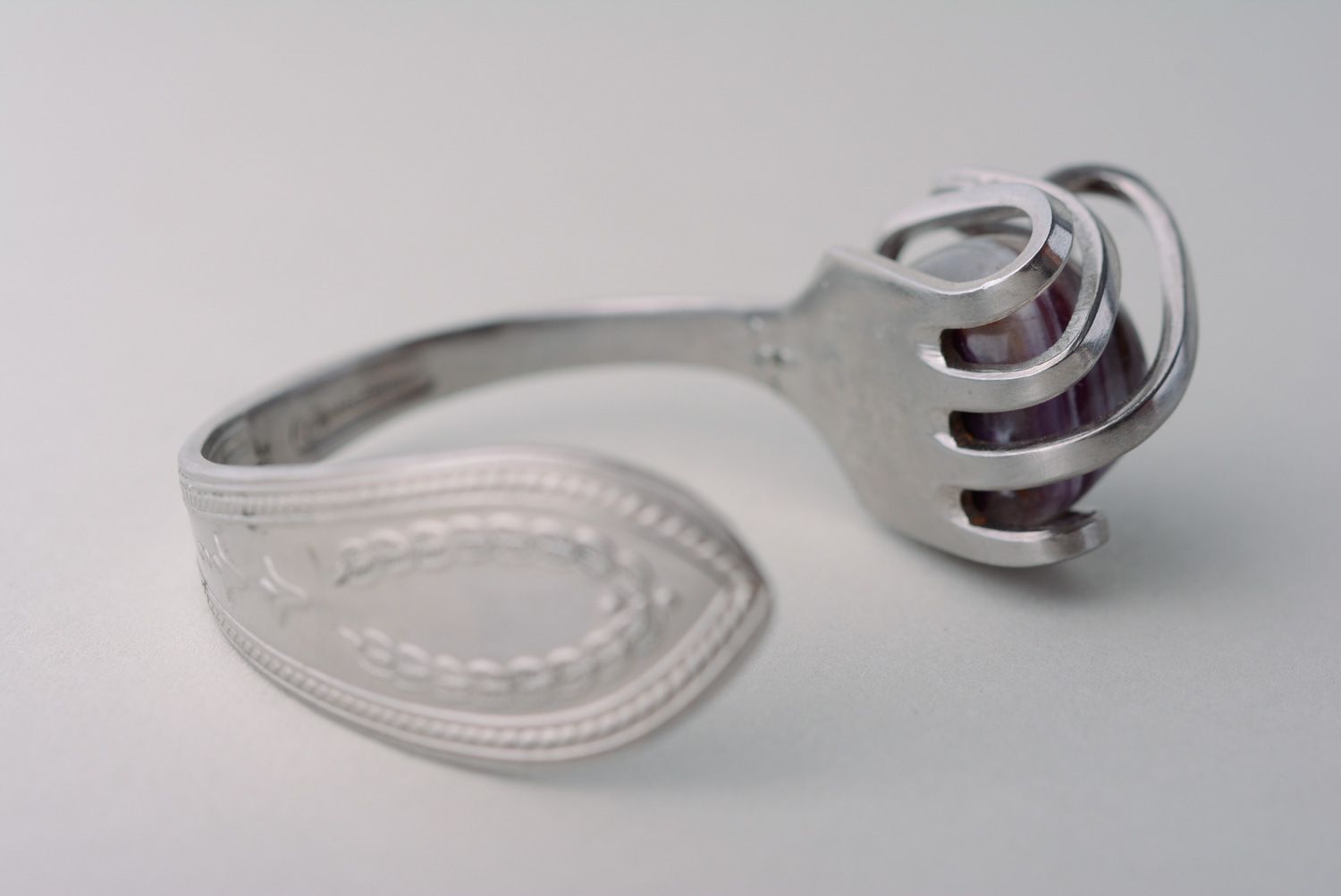 Handgemachtes origineller Metall Armband aus echter Gabel mit Naturstein  foto 4