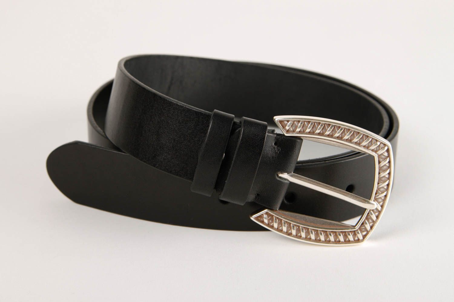 Cinturón de piel hecho a mano color negro accesorio de moda regalo para hombre foto 3