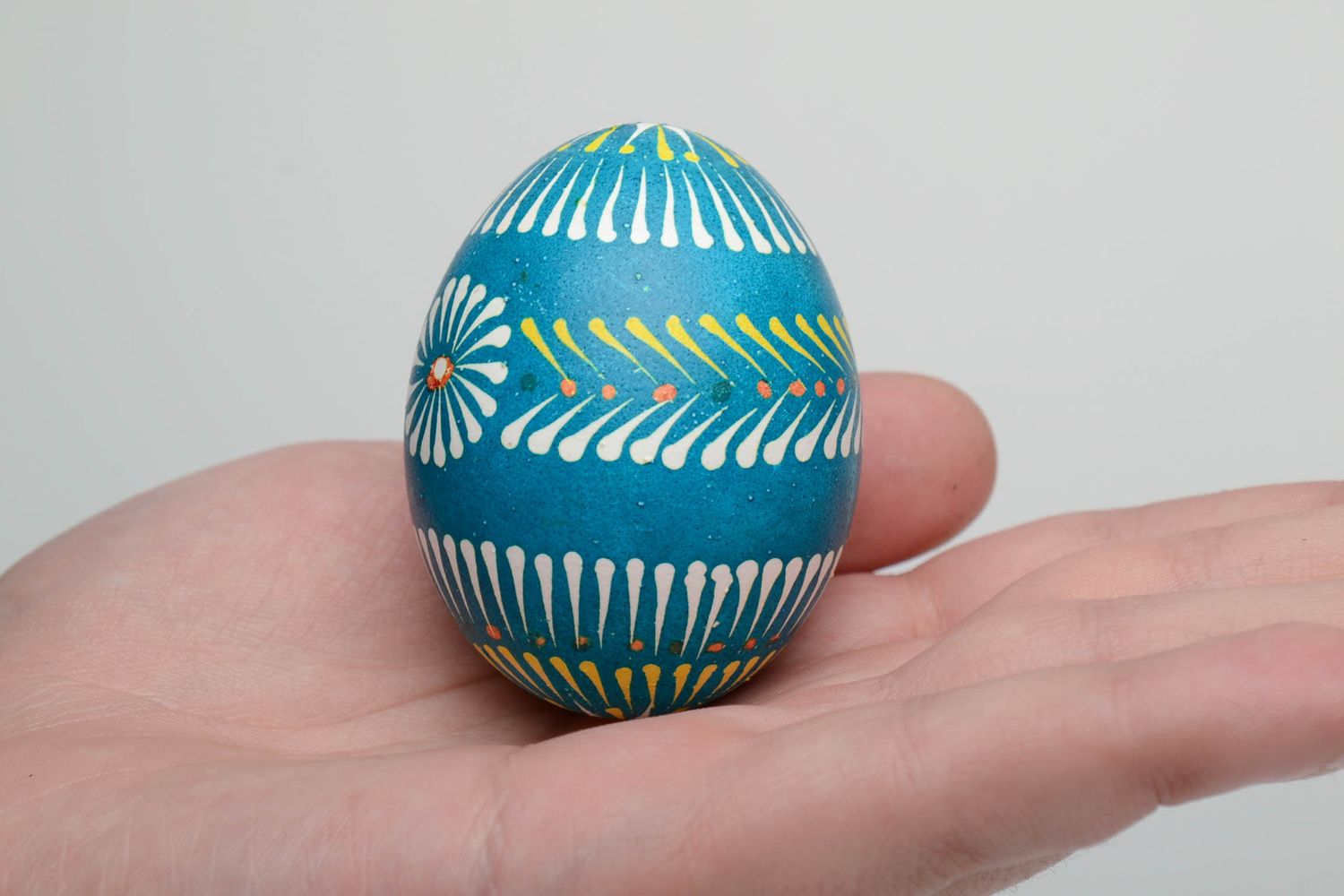 Painted egg in Lemkiv style of blue color photo 5