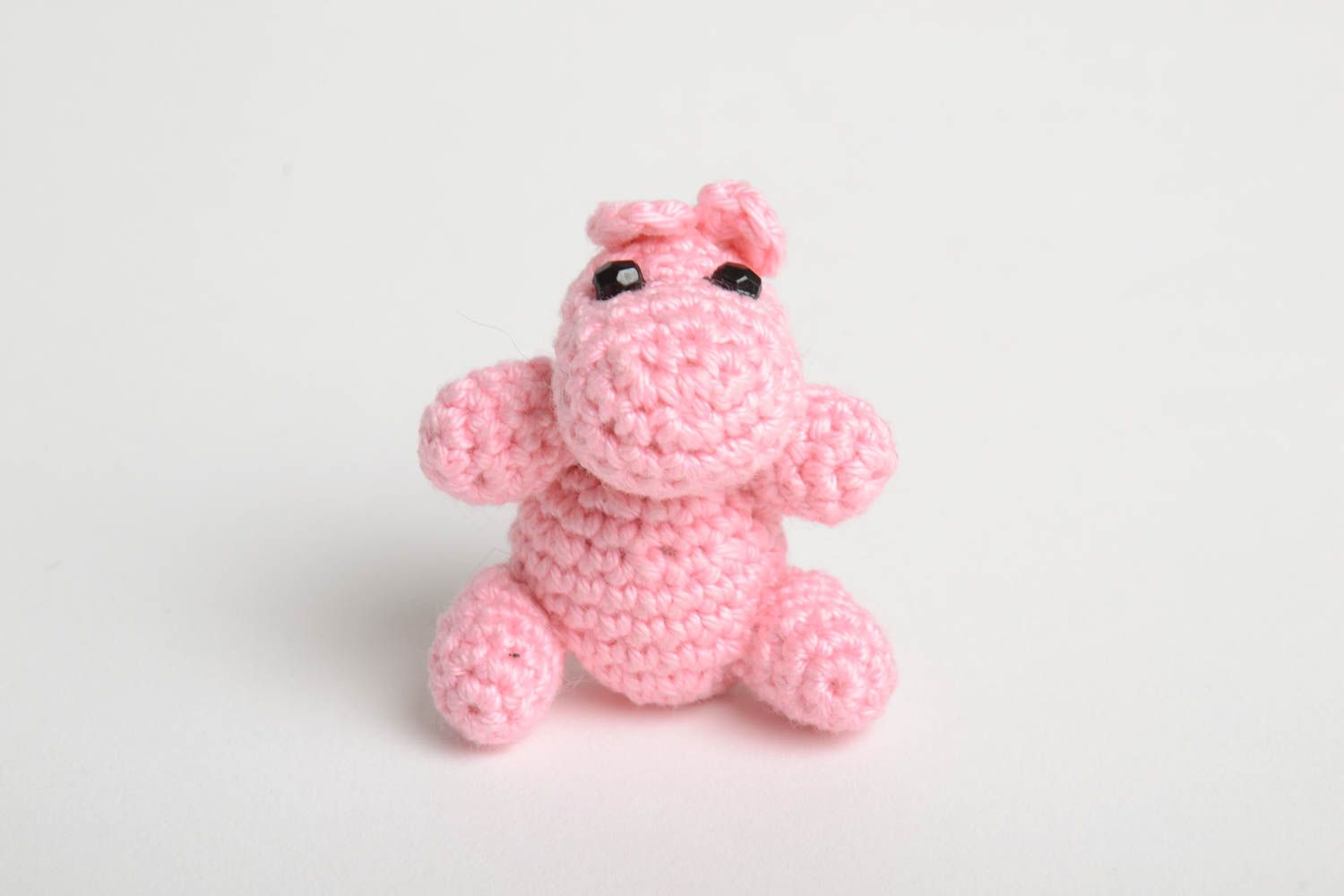 Игрушка ручной работы игрушка бегемот подарок ребенку игрушка крючком розовая фото 2