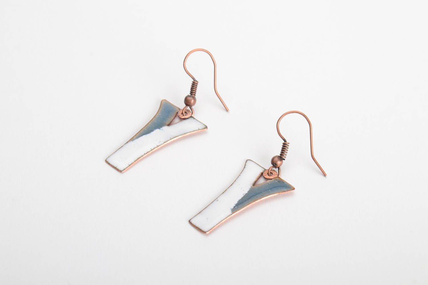 Handgemachte festliche lange Ohrringe aus Kupfer mit Emaillen bemalt für Damen foto 2