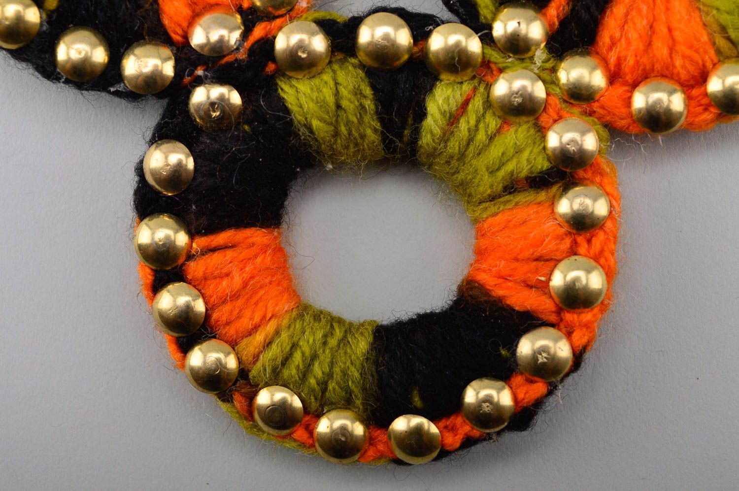 Ожерелье из ниток ручной работы украшение на шею колье из ниток оригинальное фото 3