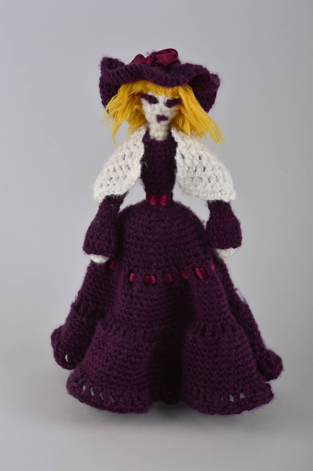 Авторская кукла в шляпе игрушка ручной работы дизайнерская кукла оригинальная фото 2