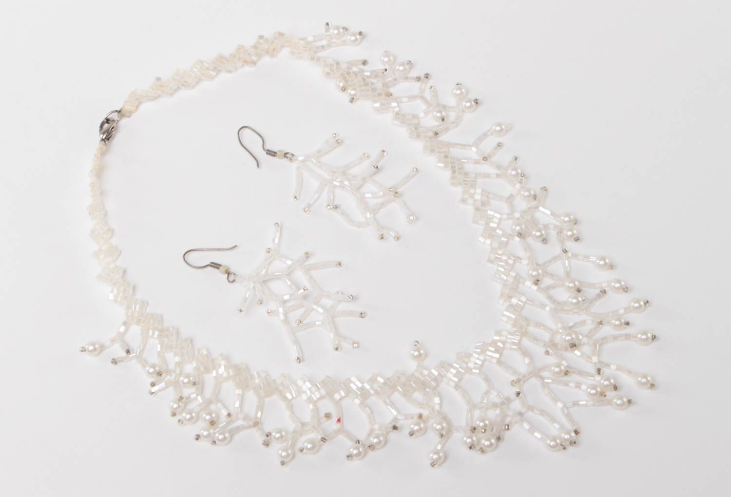 Beautiful handmade beaded jewelry set white necklace and earrings for women photo 2