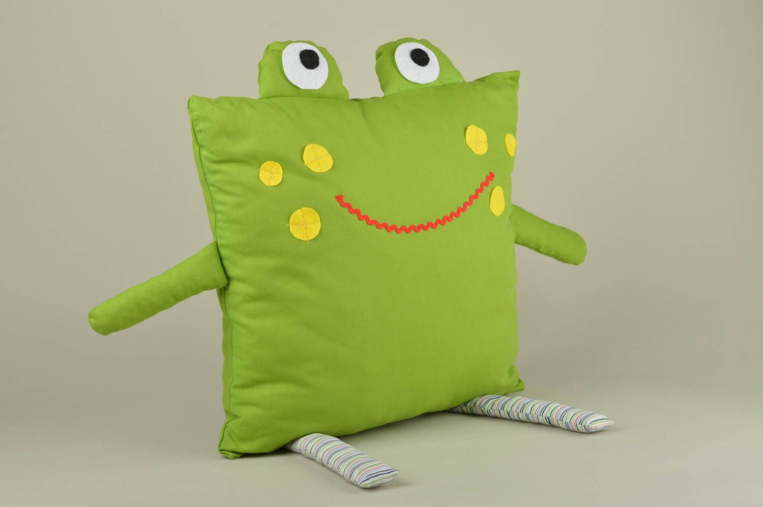 Deko Kissen Frosch Stoff handmade Kissen Kuscheltier Geschenk für Kind grün foto 2