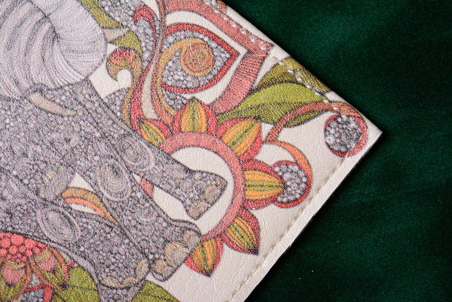 Funda para pasaporte hecha a mano de cuero con estampado de elefante indio foto 4