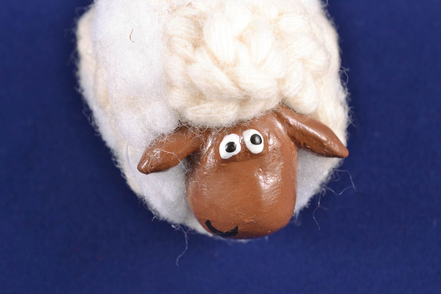 Статуэтка из папье-маше фигурка овечки фото 3