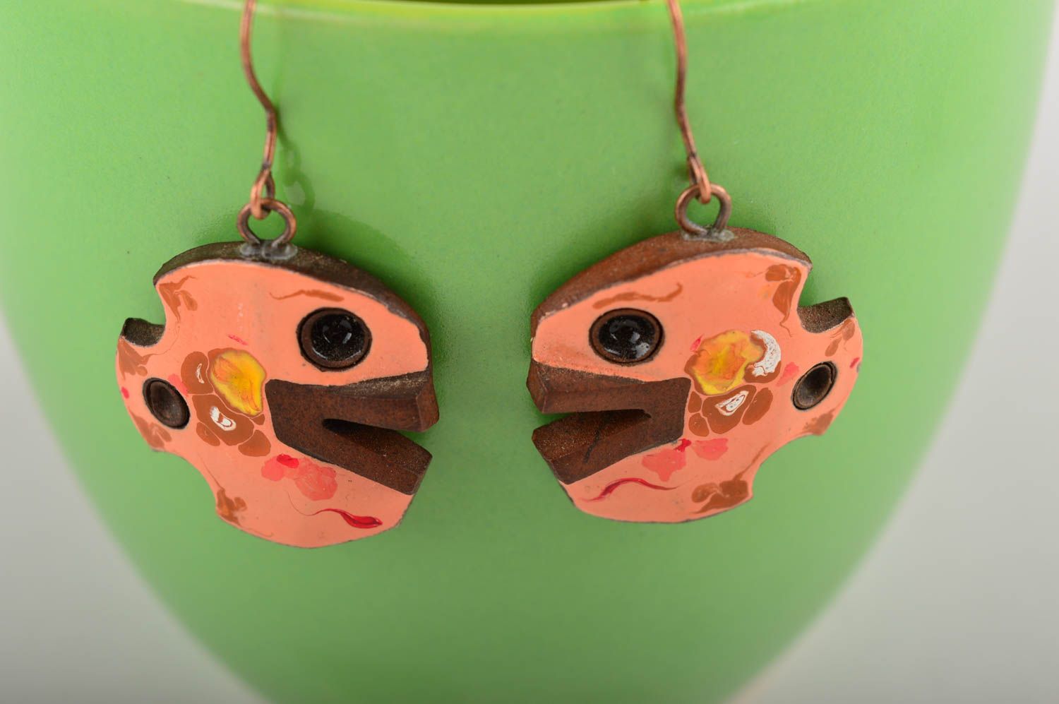Boucles d'oreilles en céramique Bijou fait main peint poissons Cadeau femme photo 2