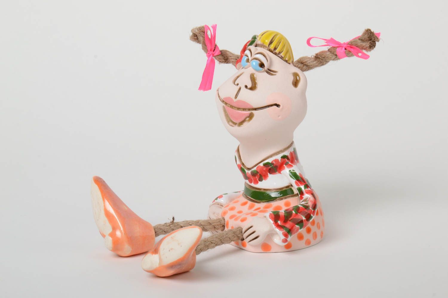Künstler handmade Statuette aus Keramik Mädchen mit Zöpfen mit Bemalung für Deko foto 2