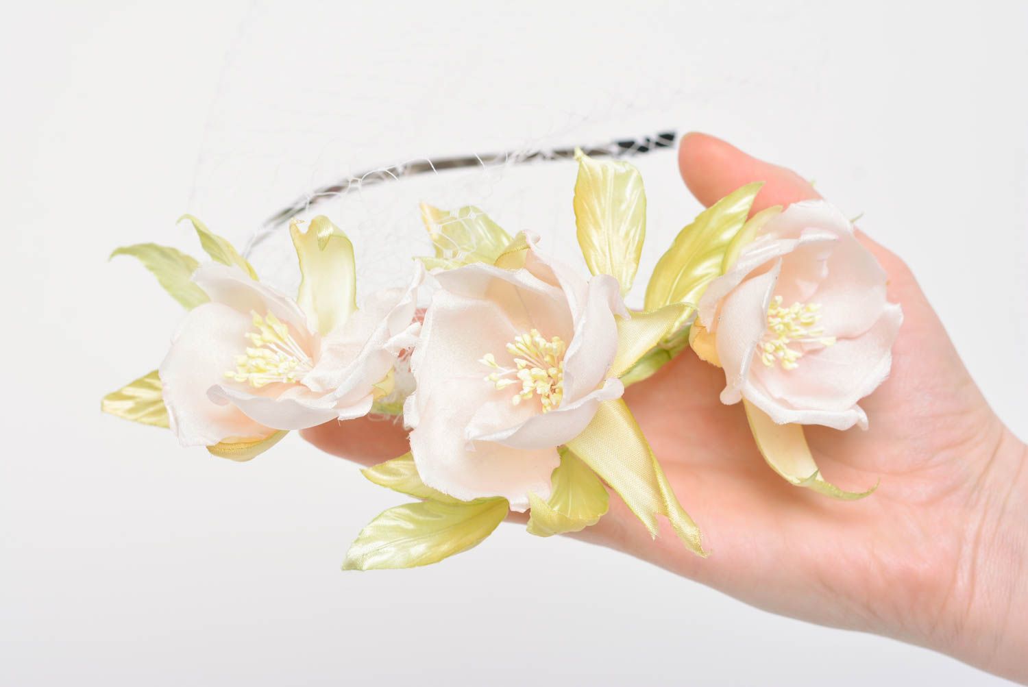 Zarter Blumen Haarreif mit Schleier aus Seide handmade Schmuck für Frauen foto 4