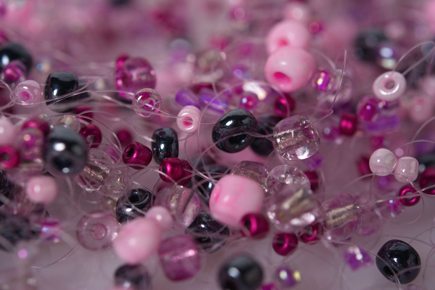 Joli collier en perles de rocaille rose stylé tendre fait main accessoire femme photo 4